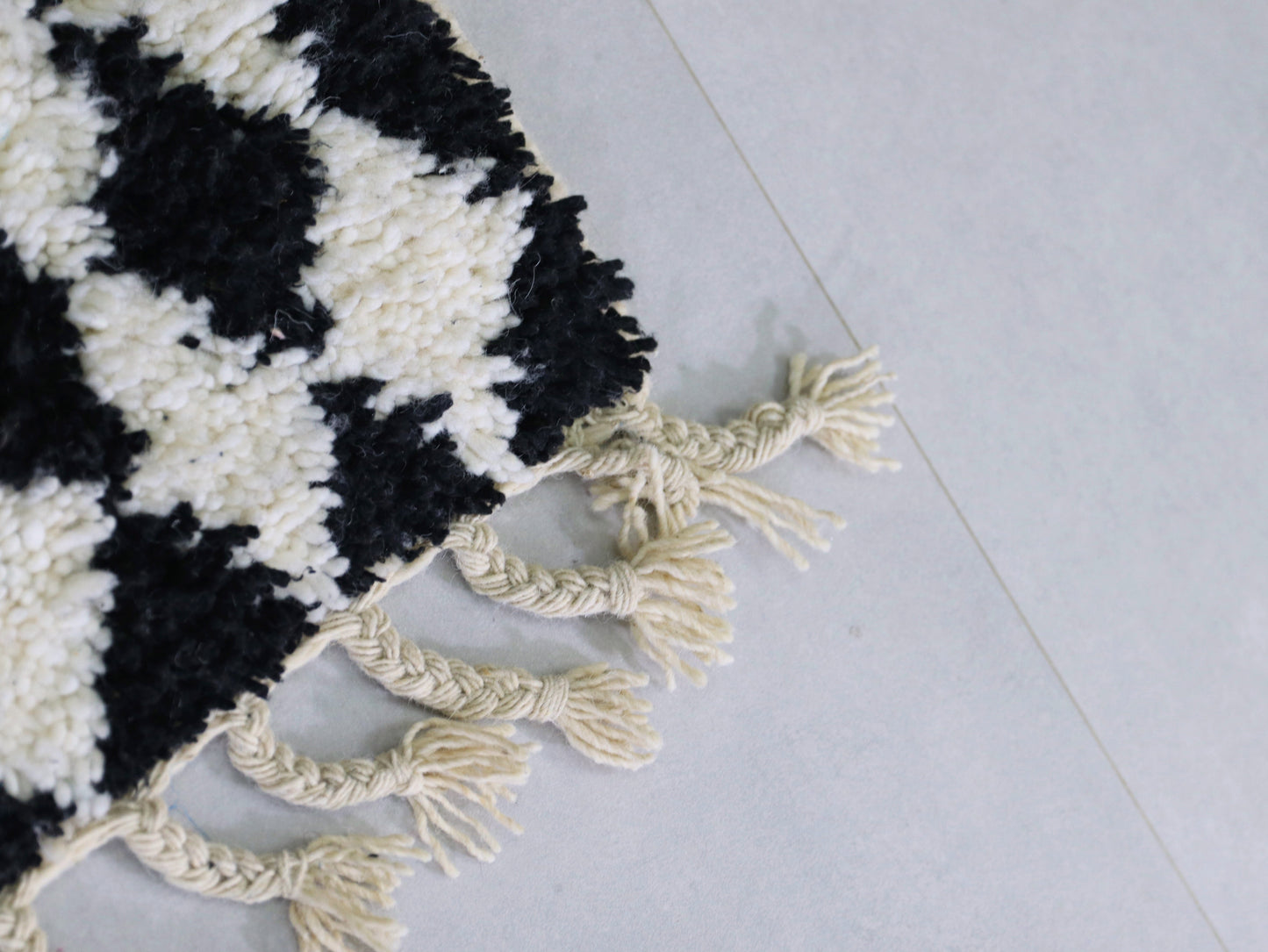 Black and White Moroccan Runner Rug 3x8 - B11