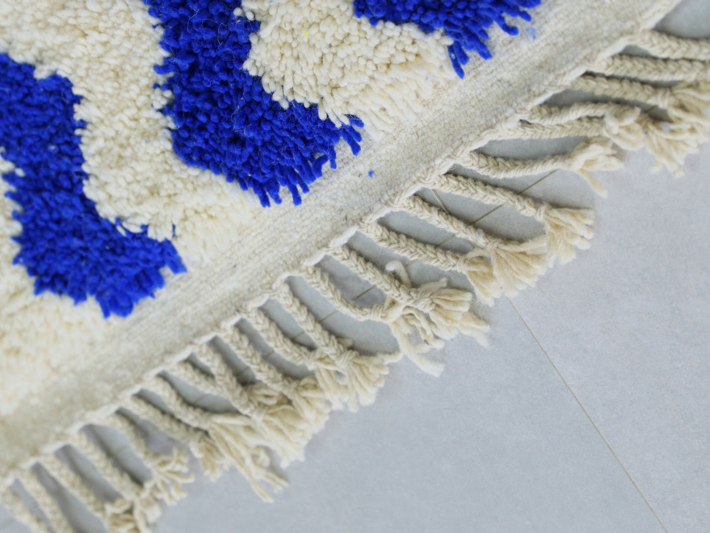 Modern Moroccan Wool Rug 5x8 - B31