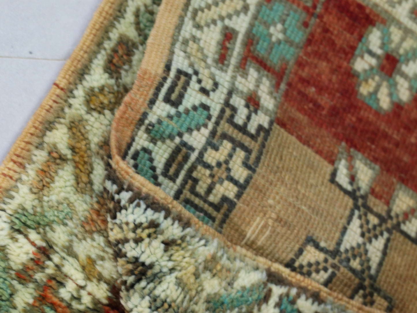 Unique Handmade Carpet 5x8 - Vinatge Moroccan Rug - C54