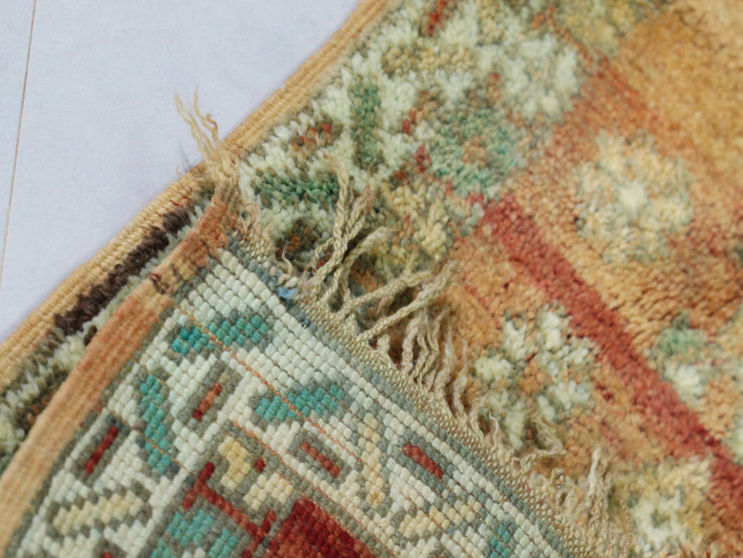 Unique Handmade Carpet 5x8 - Vinatge Moroccan Rug - C54