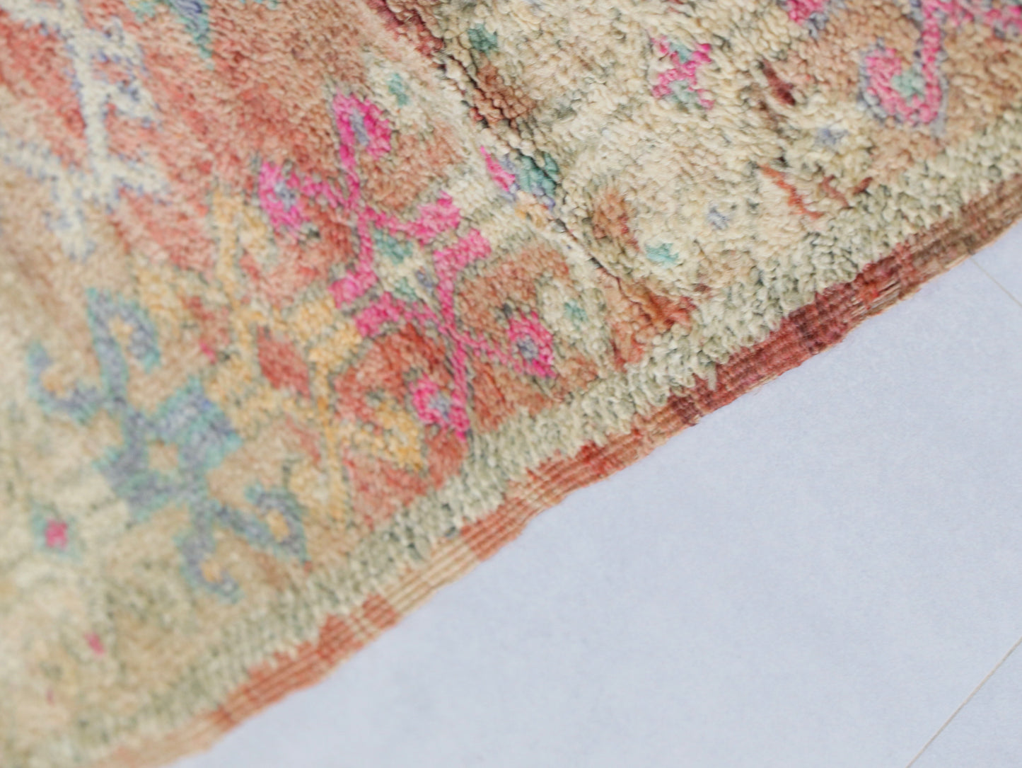 Vinatge Moroccan Rug 5x8 - C64