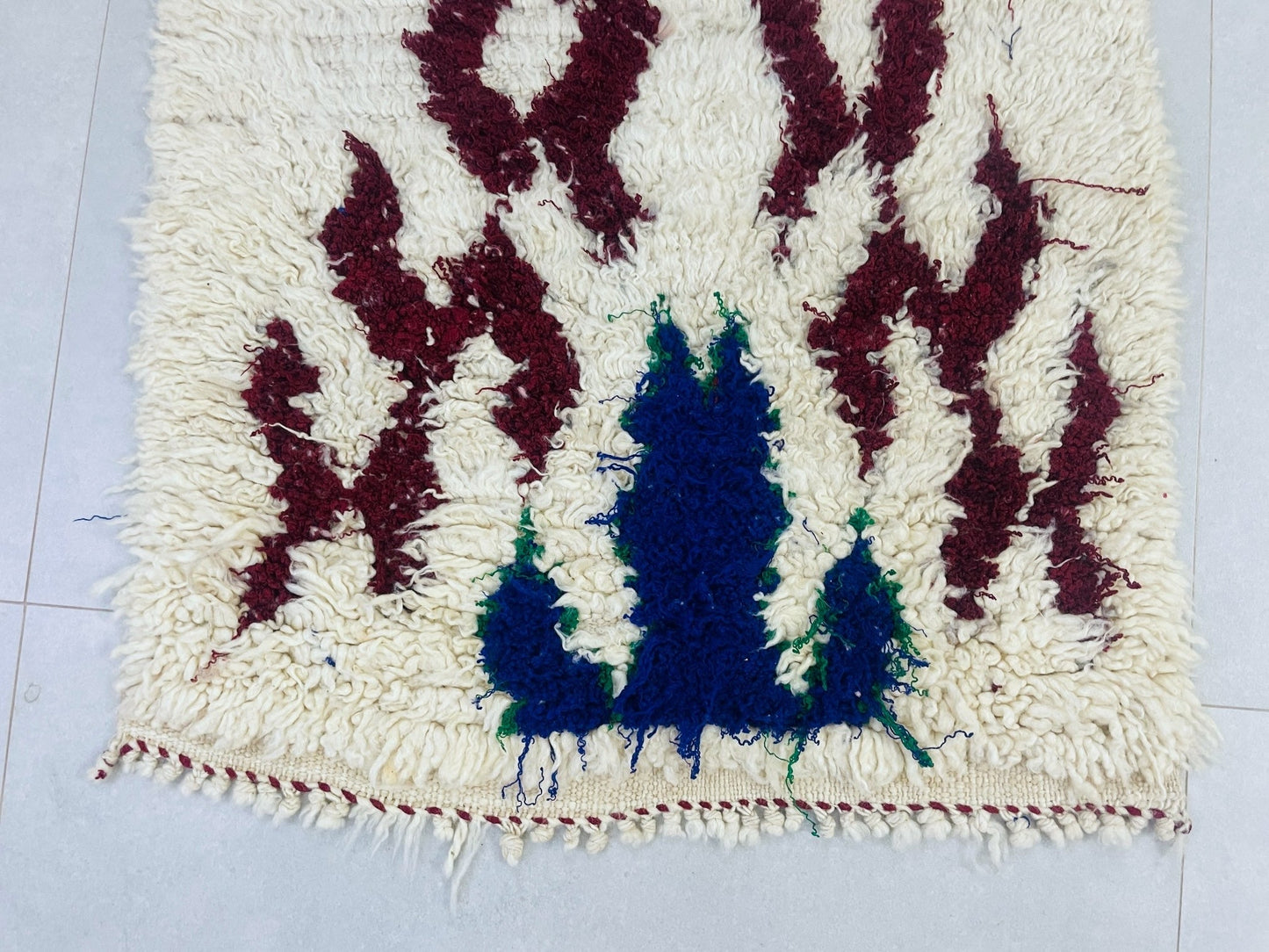 Handwoven Artisanal Moroccan Boucheroutie rug 2x6 ft - BN4