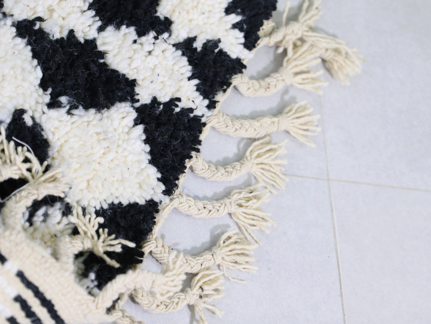 Black and White Moroccan Runner Rug 3x8 - B11