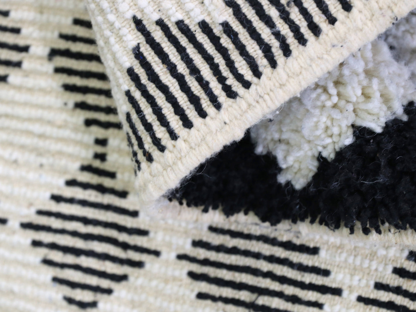 Black and White Moroccan Runner Rug 3x8 - B11