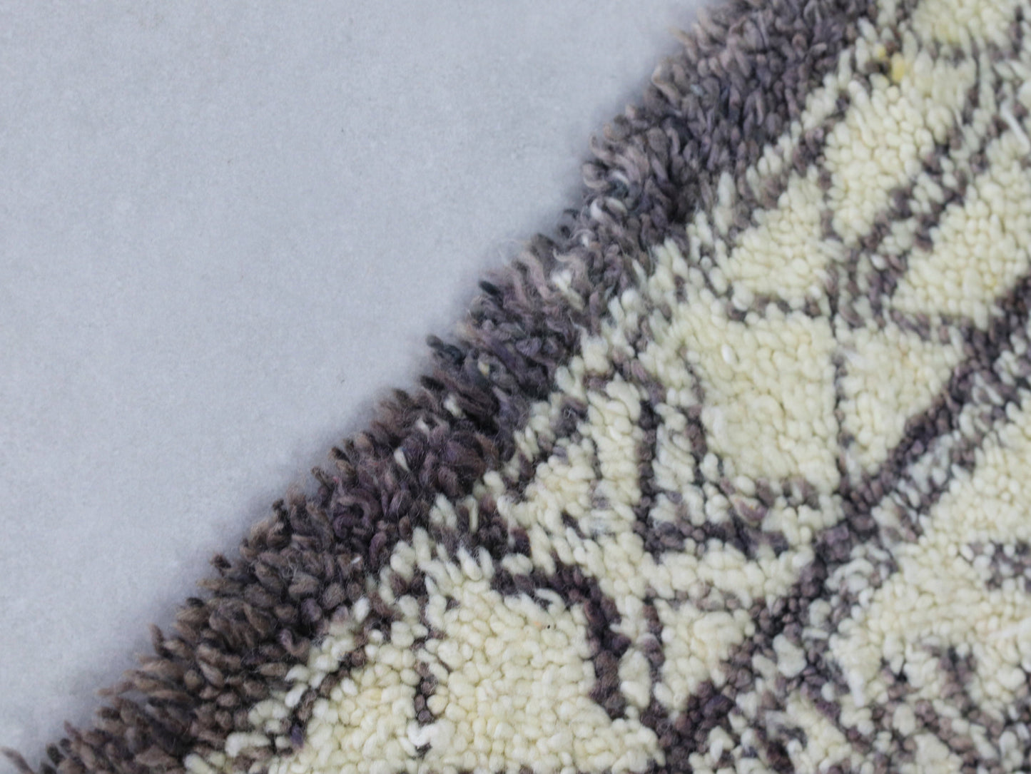 Black and Ivory Tribal Wool Carpet 6x9 - A83