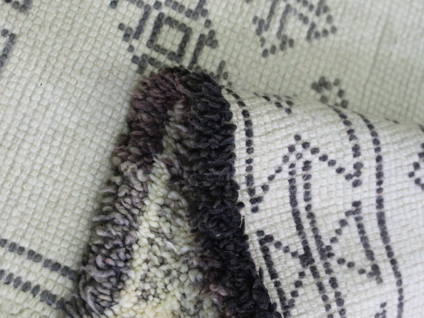 Black and Ivory Tribal Wool Carpet 6x9 - A83