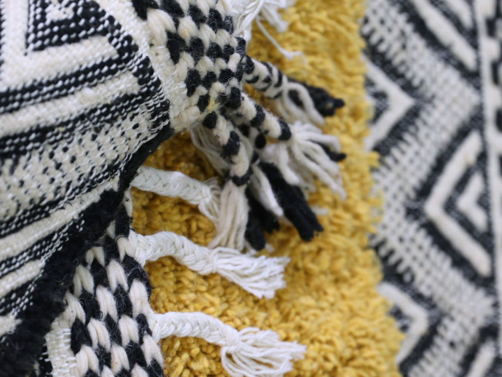 Handmade Moroccan  Rug 4x5 -  B25