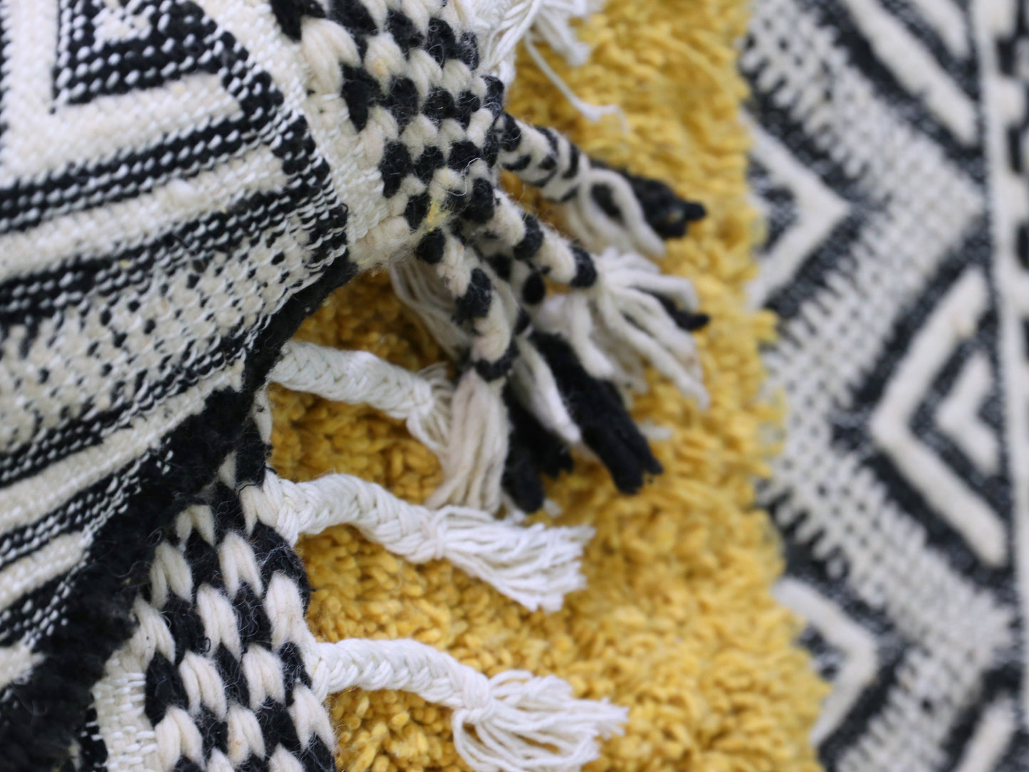 Handmade Moroccan  Rug 4x5 -  B25