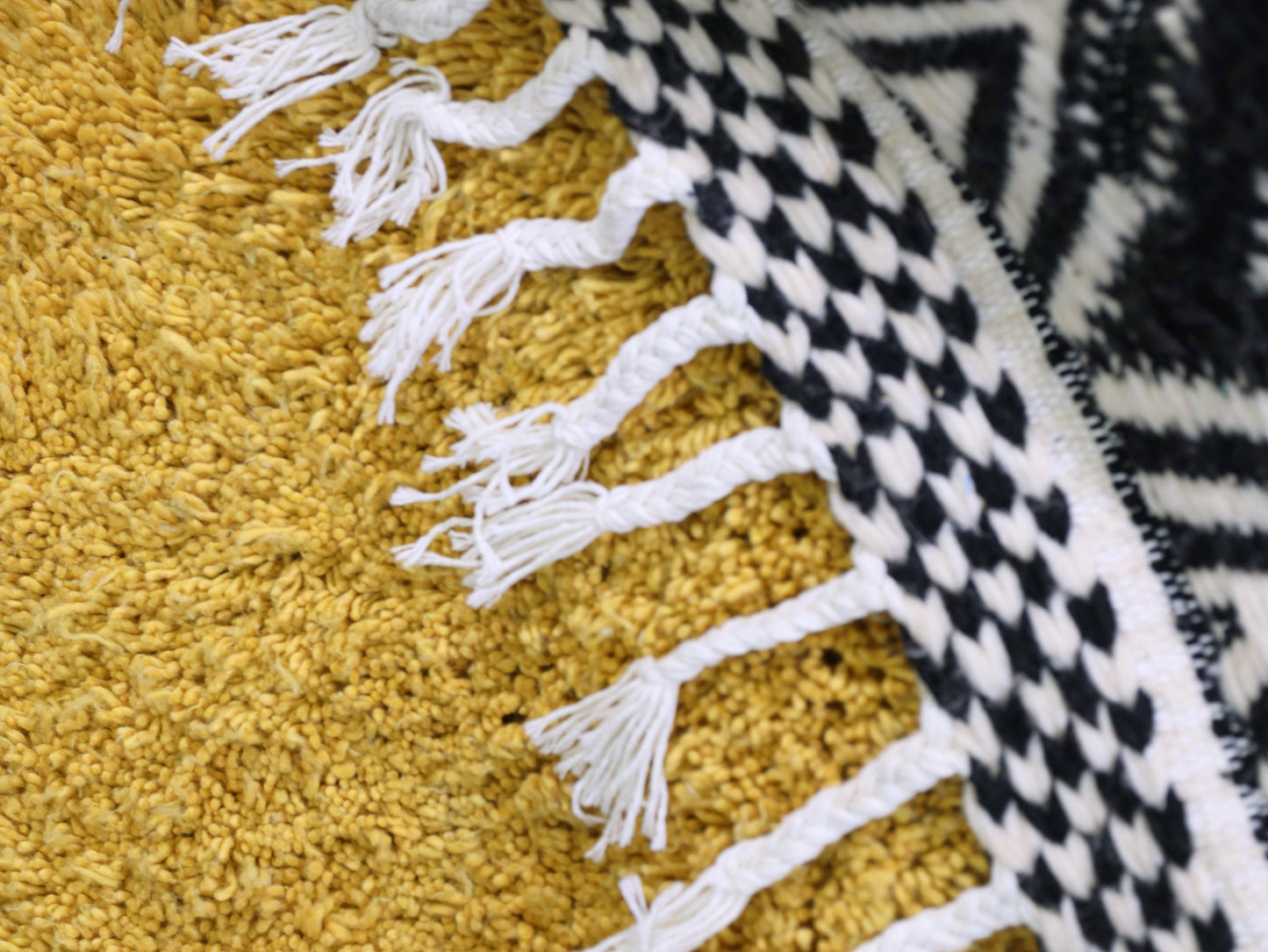 Handmade Moroccan  Rug 4x5 -  B25