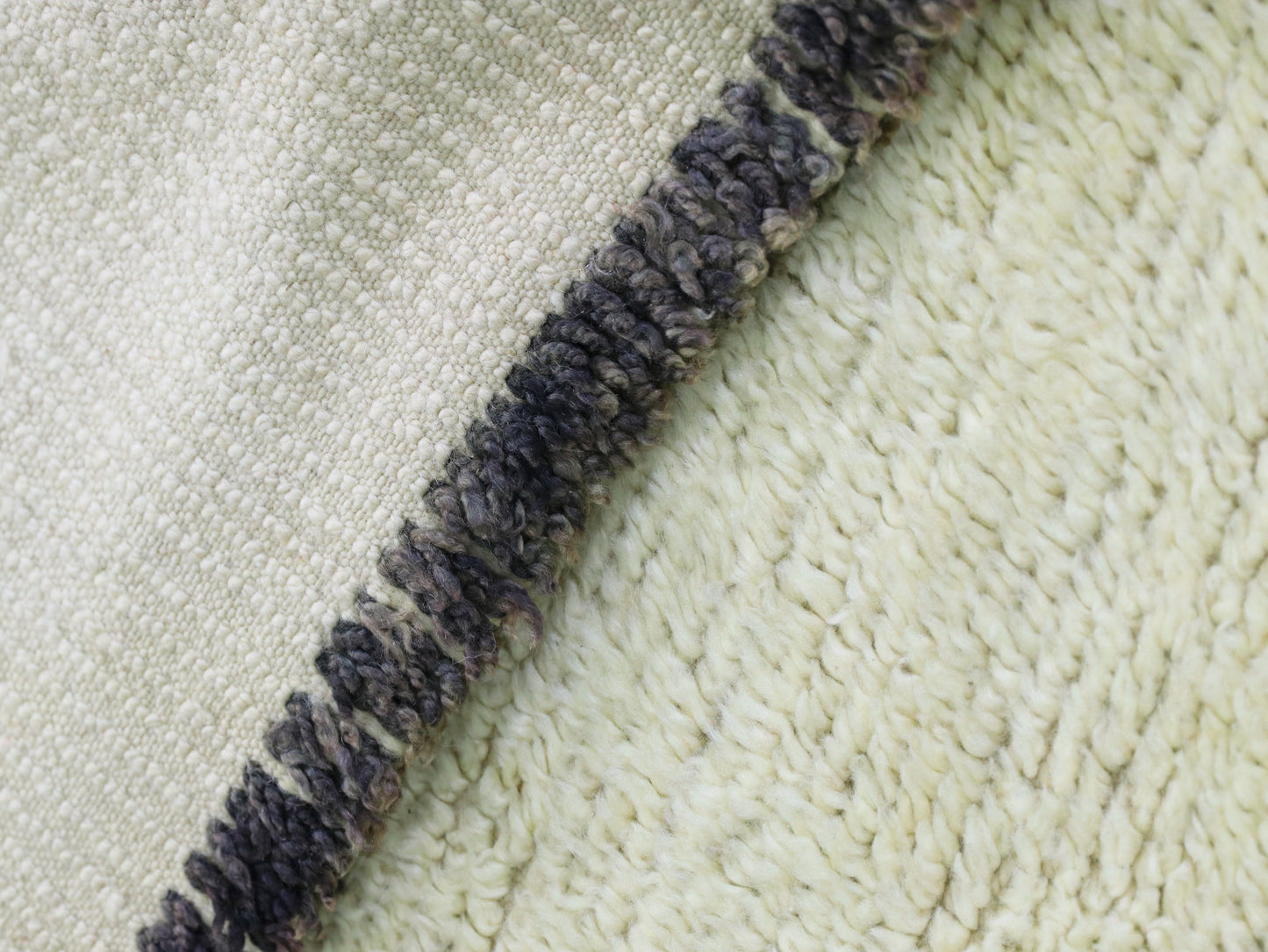 Vintage moroccan Rug 4x7 – A79