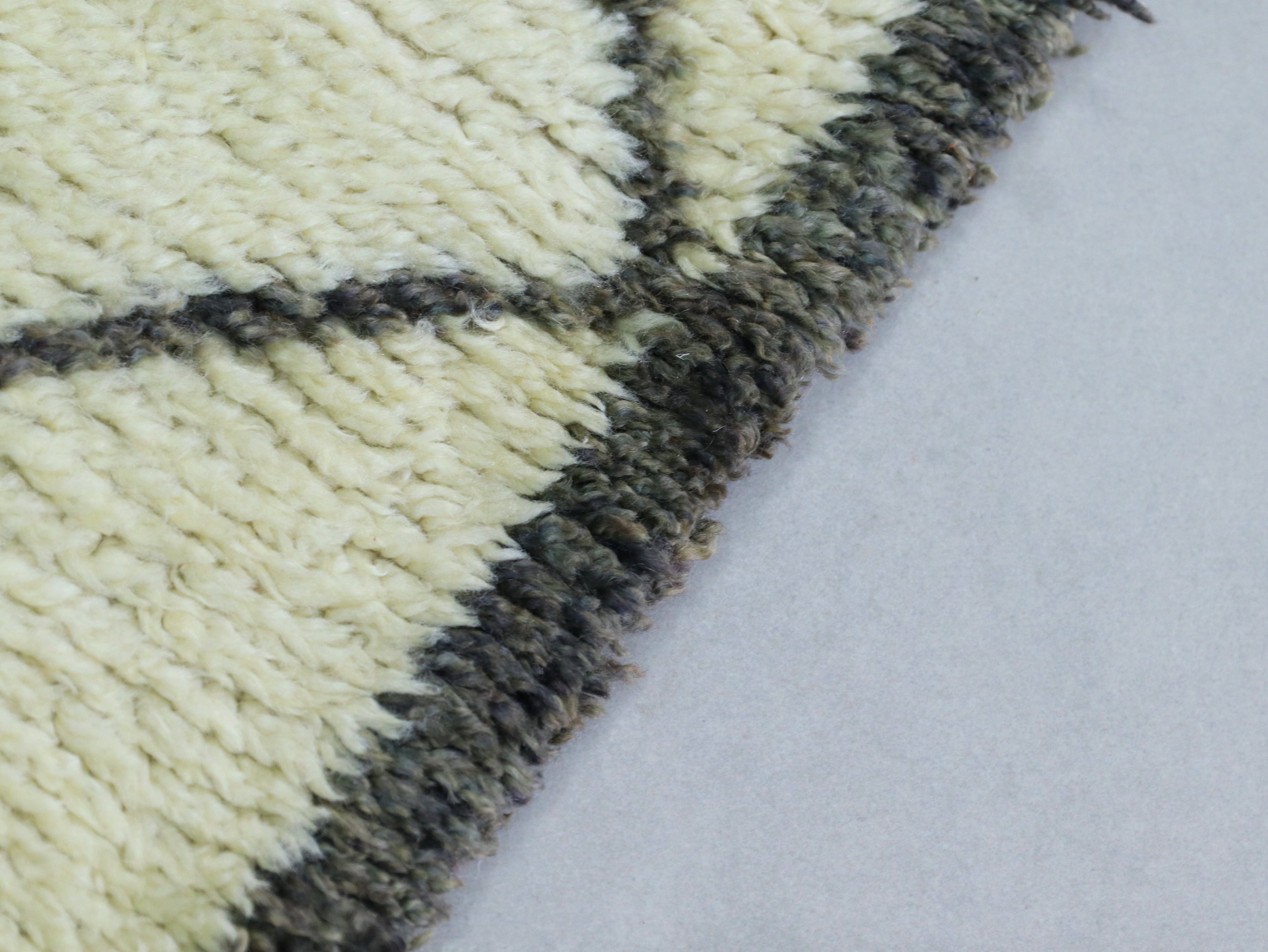 Vintage moroccan Rug 4x7 – A79