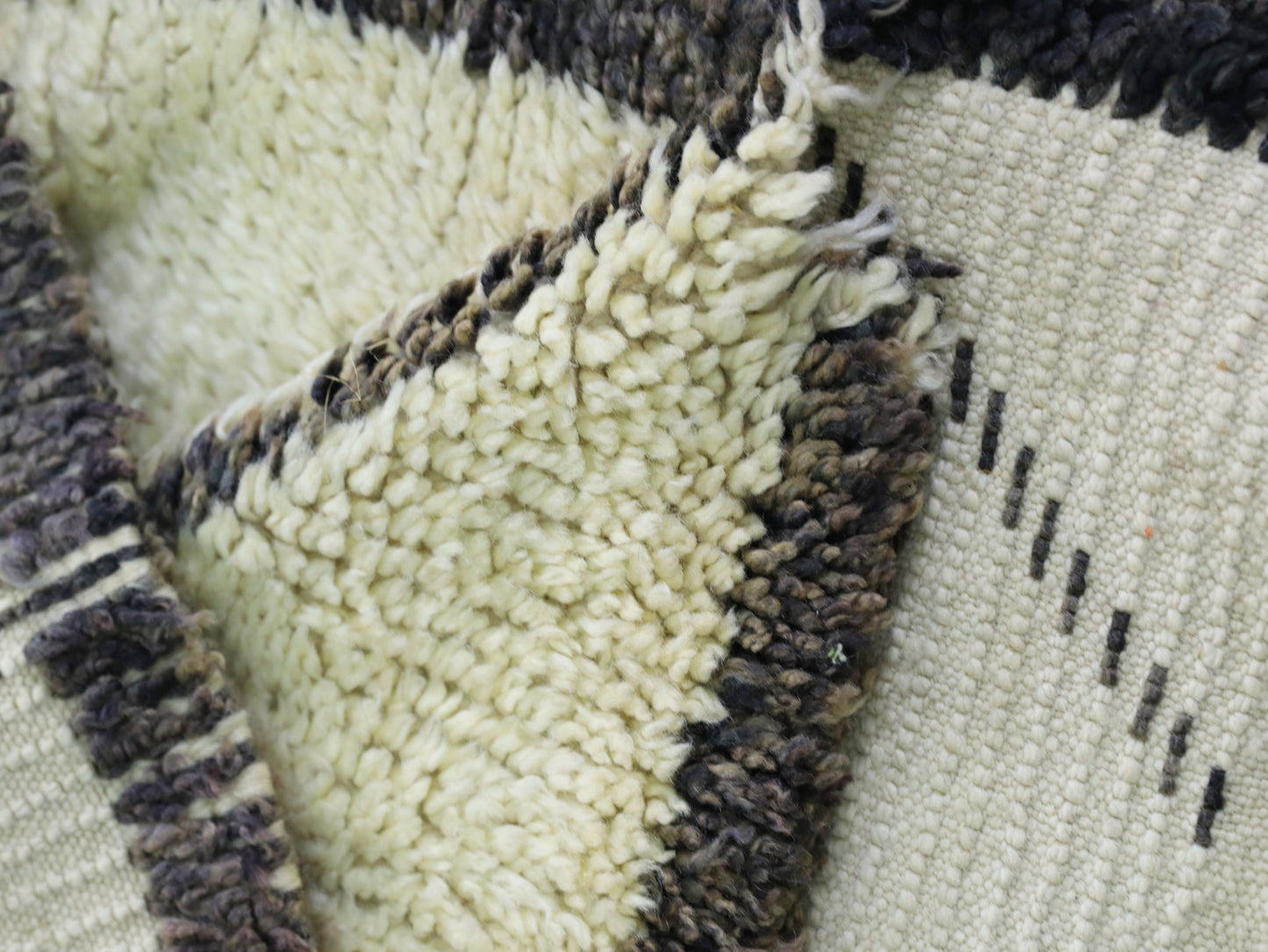 Vintage moroccan Rug 4x7 – A79