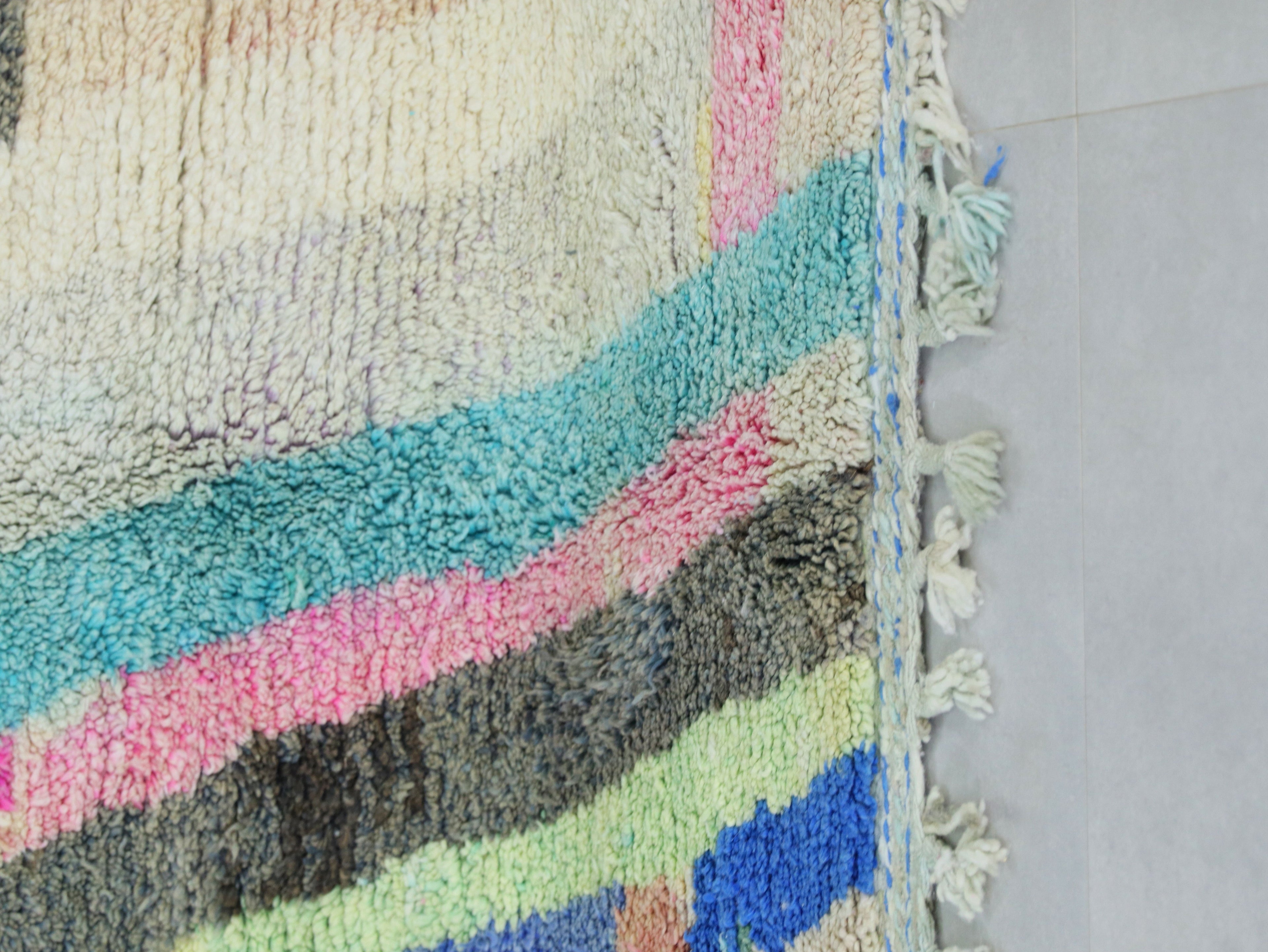 Moroccan Wool Rug 5x8 - B50