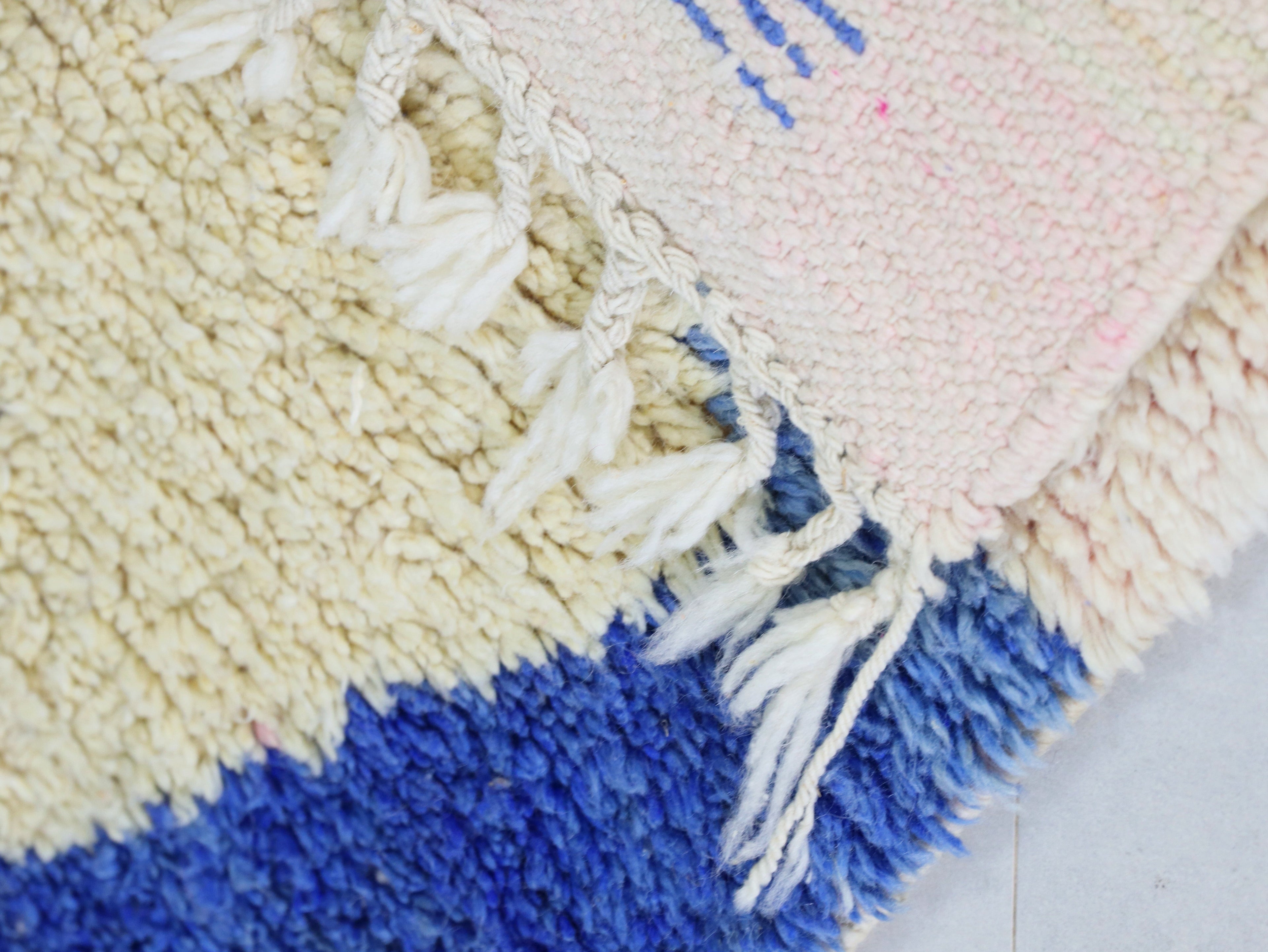 Moroccan Wool Rug 5x8 - B48