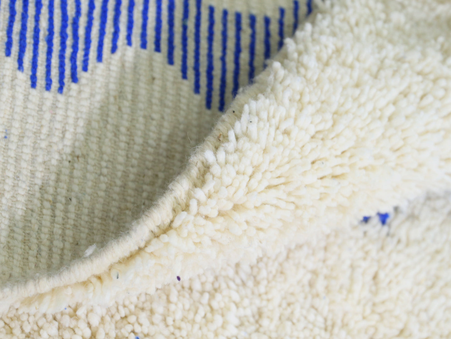 Modern Moroccan Wool Rug 5x8 - B31