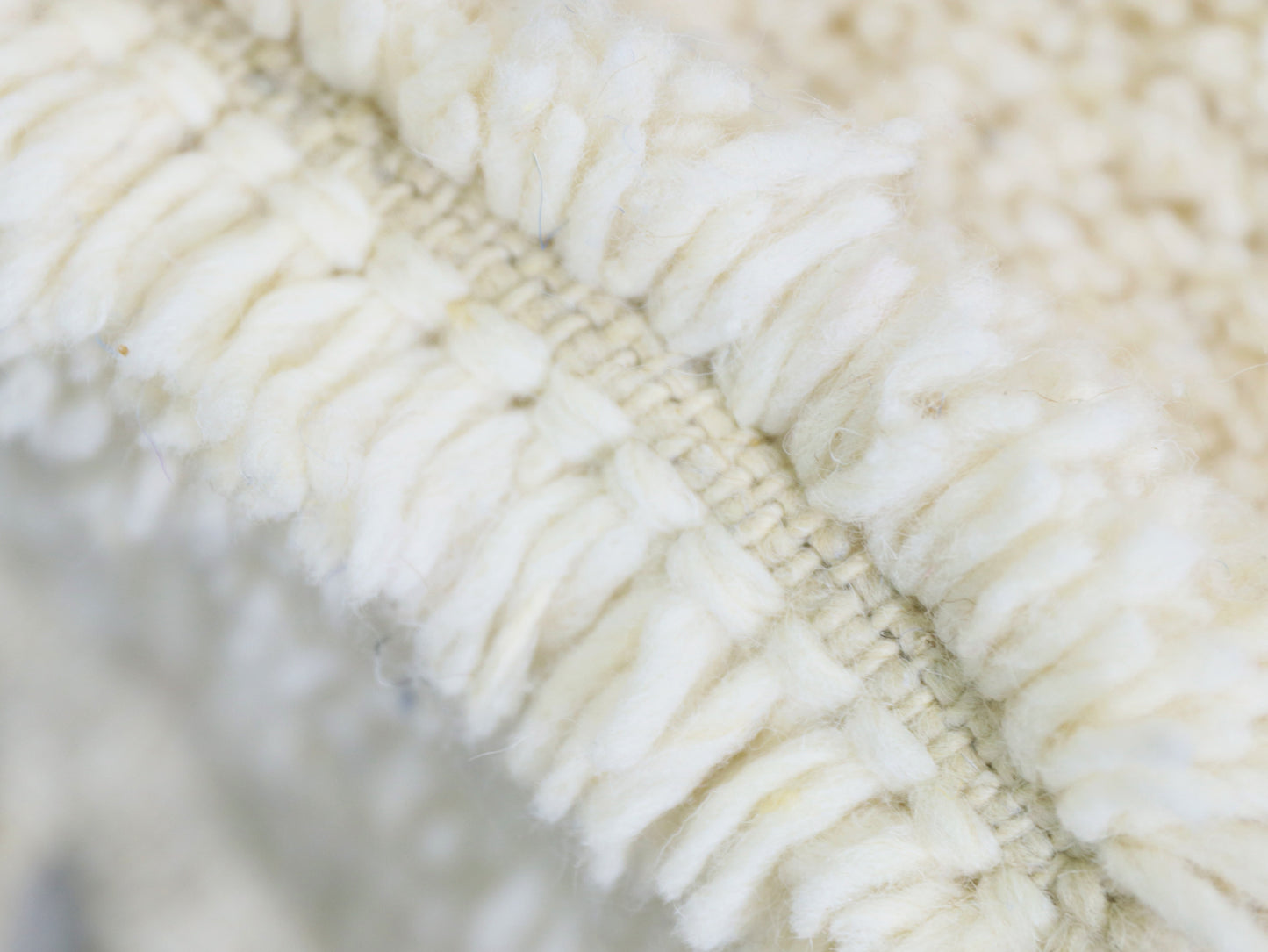 Modern Moroccan Wool Rug 5x8 - B31