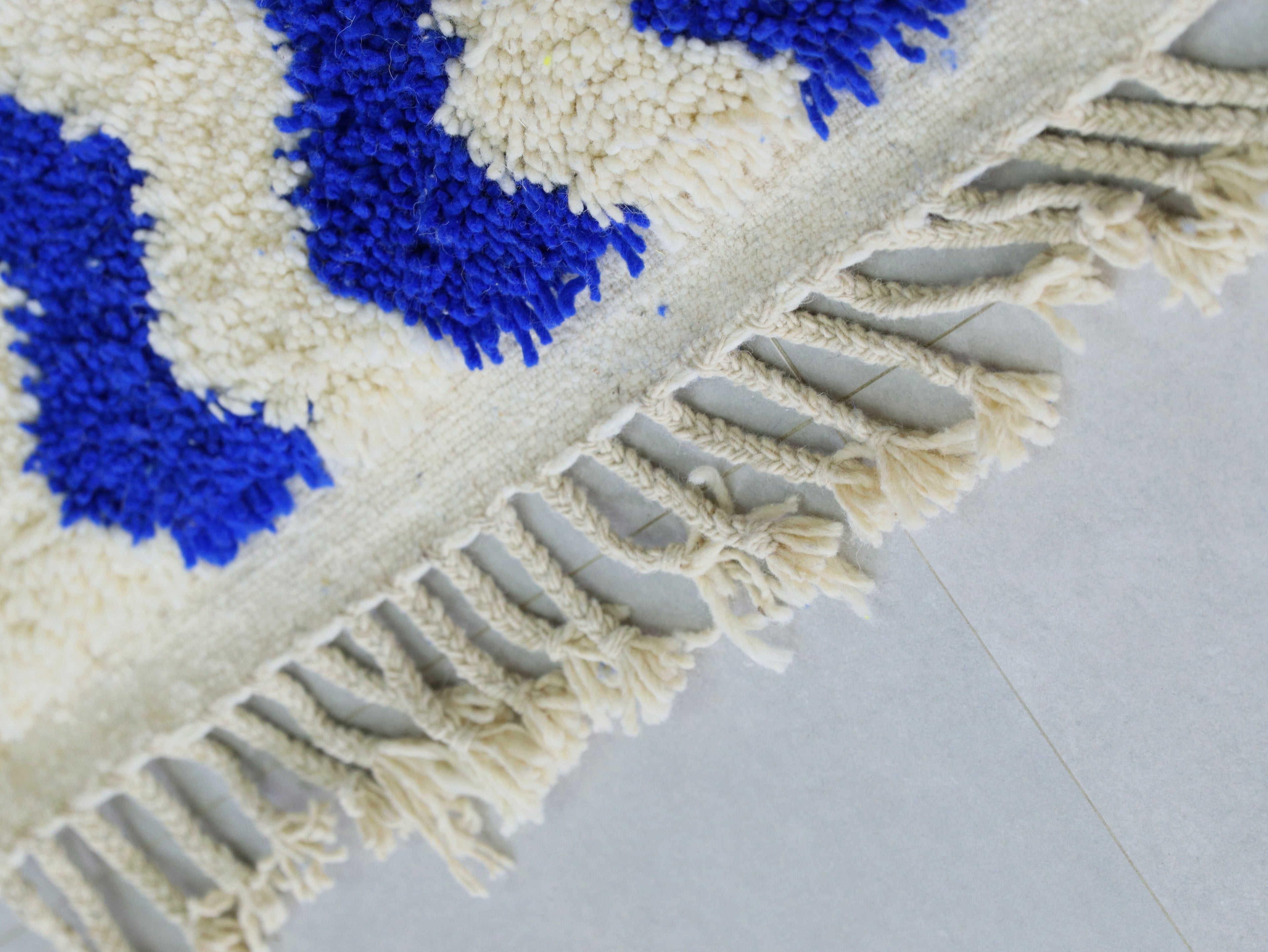 Modern Moroccan Wool Rug 5x8 - B31