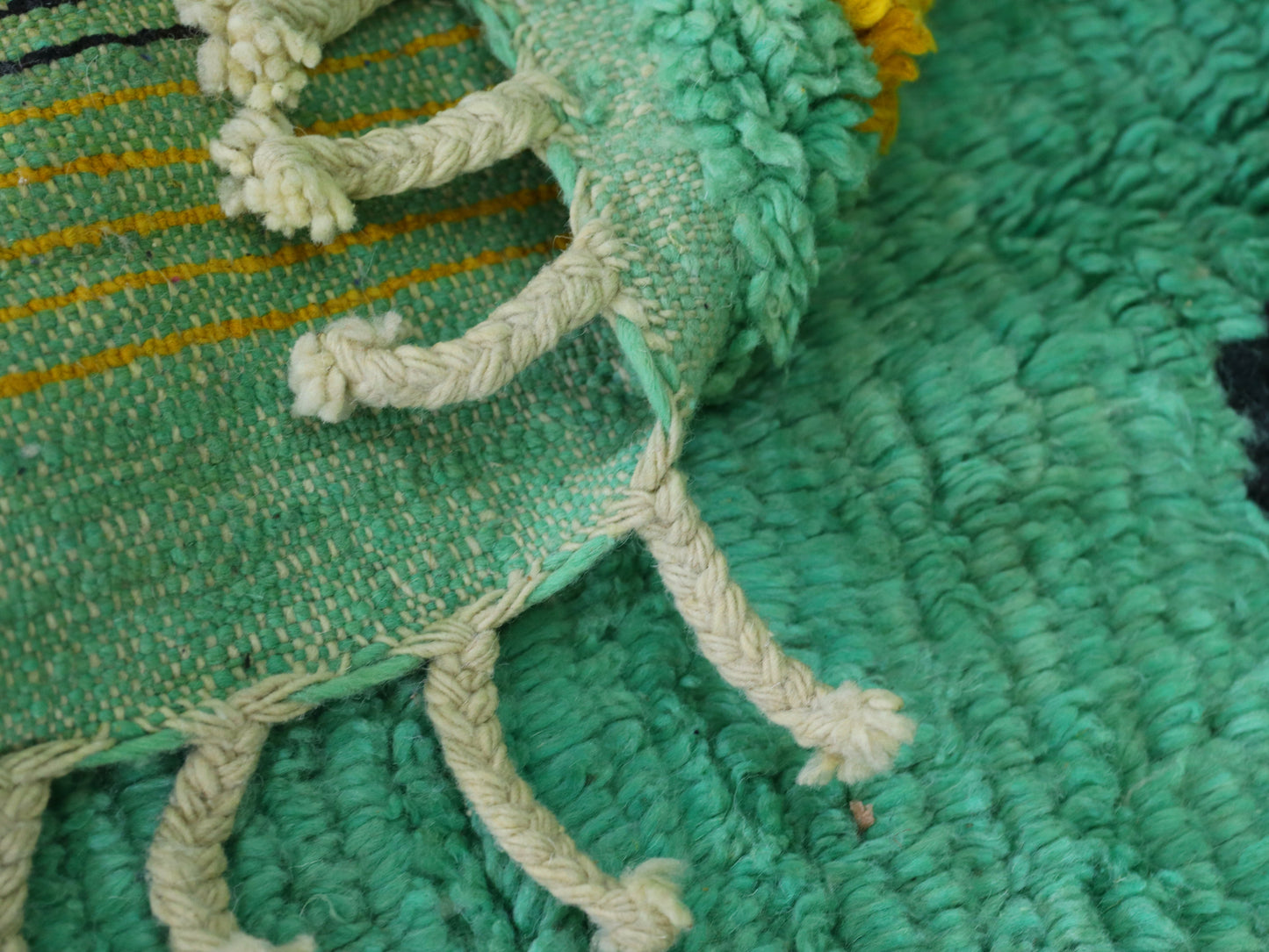 Handwoven Wool Carpet   5x8 - B34