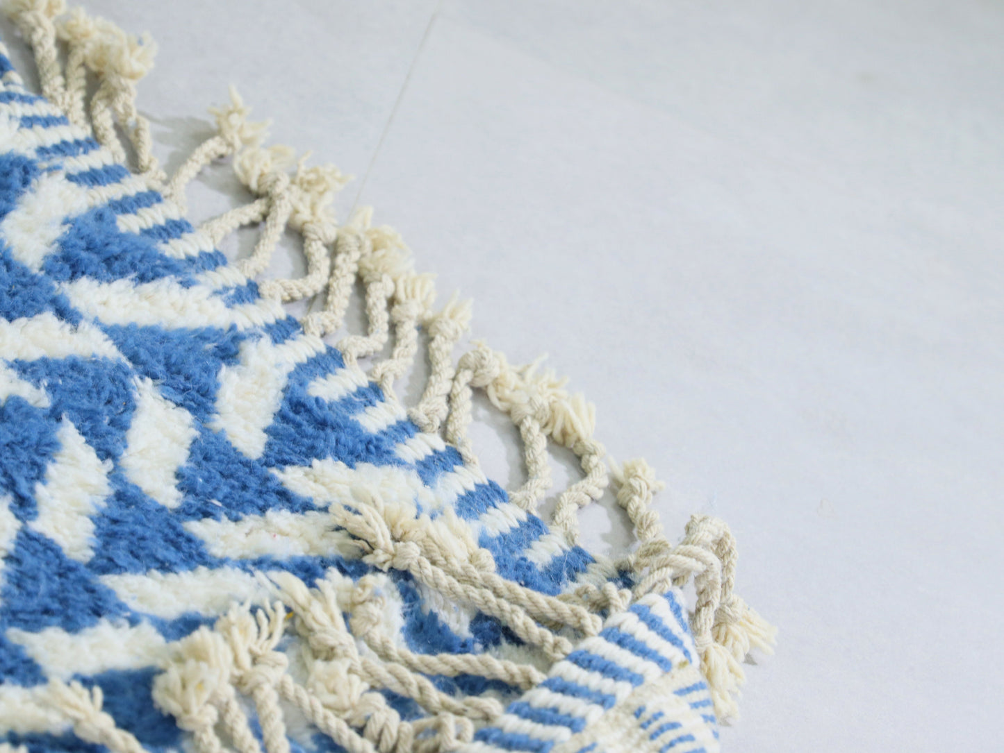 Handwoven Wool Carpet  4x9 - B35