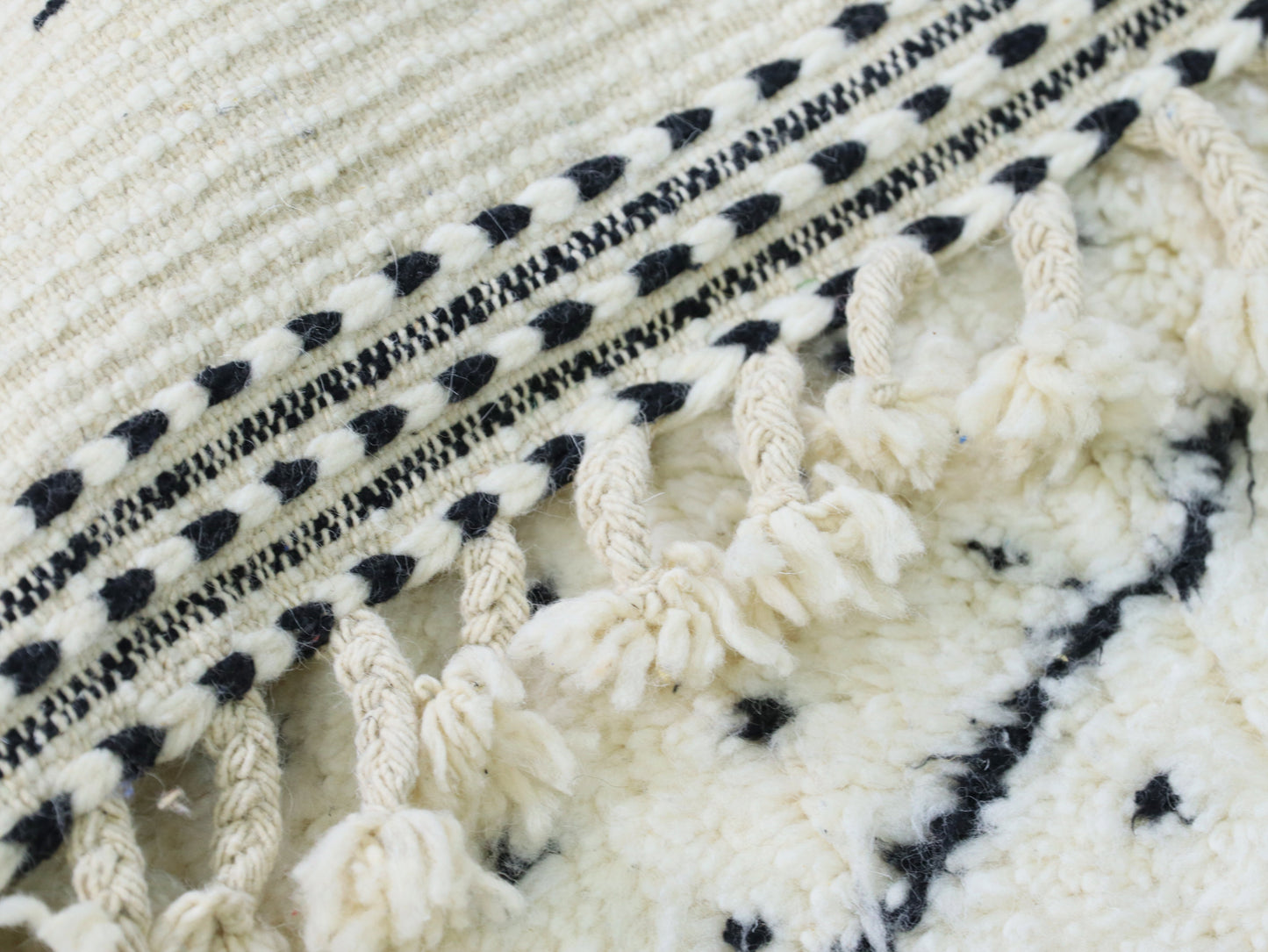 Handmade Moroccan Beni Ourain Rug 4x8 - B37