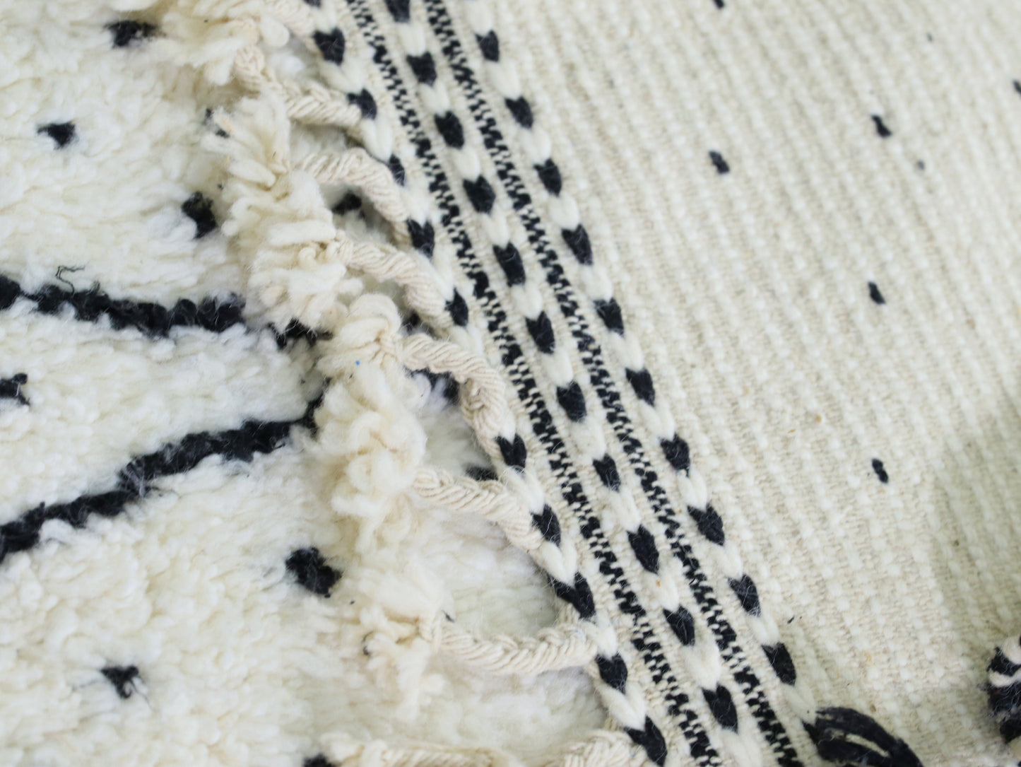 Handmade Moroccan Beni Ourain Rug 4x8 - B37