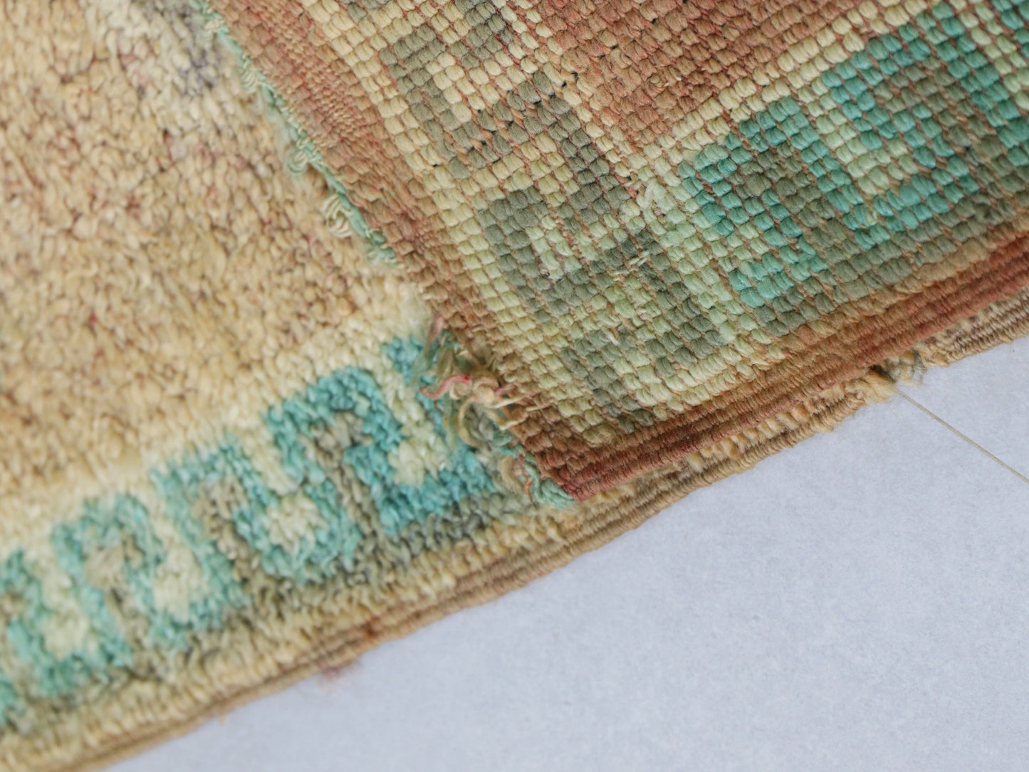 Vintage Moroccan Rug - Handwoven Wool Carpet 6x9 - C58