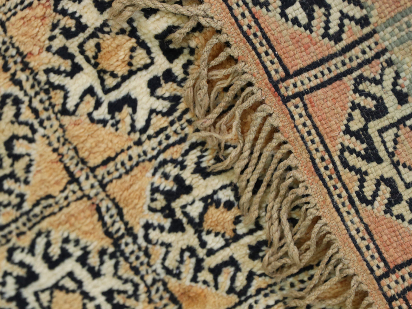 Vintage Moroccan rug ,  Wool Carpet 5x8 - C61