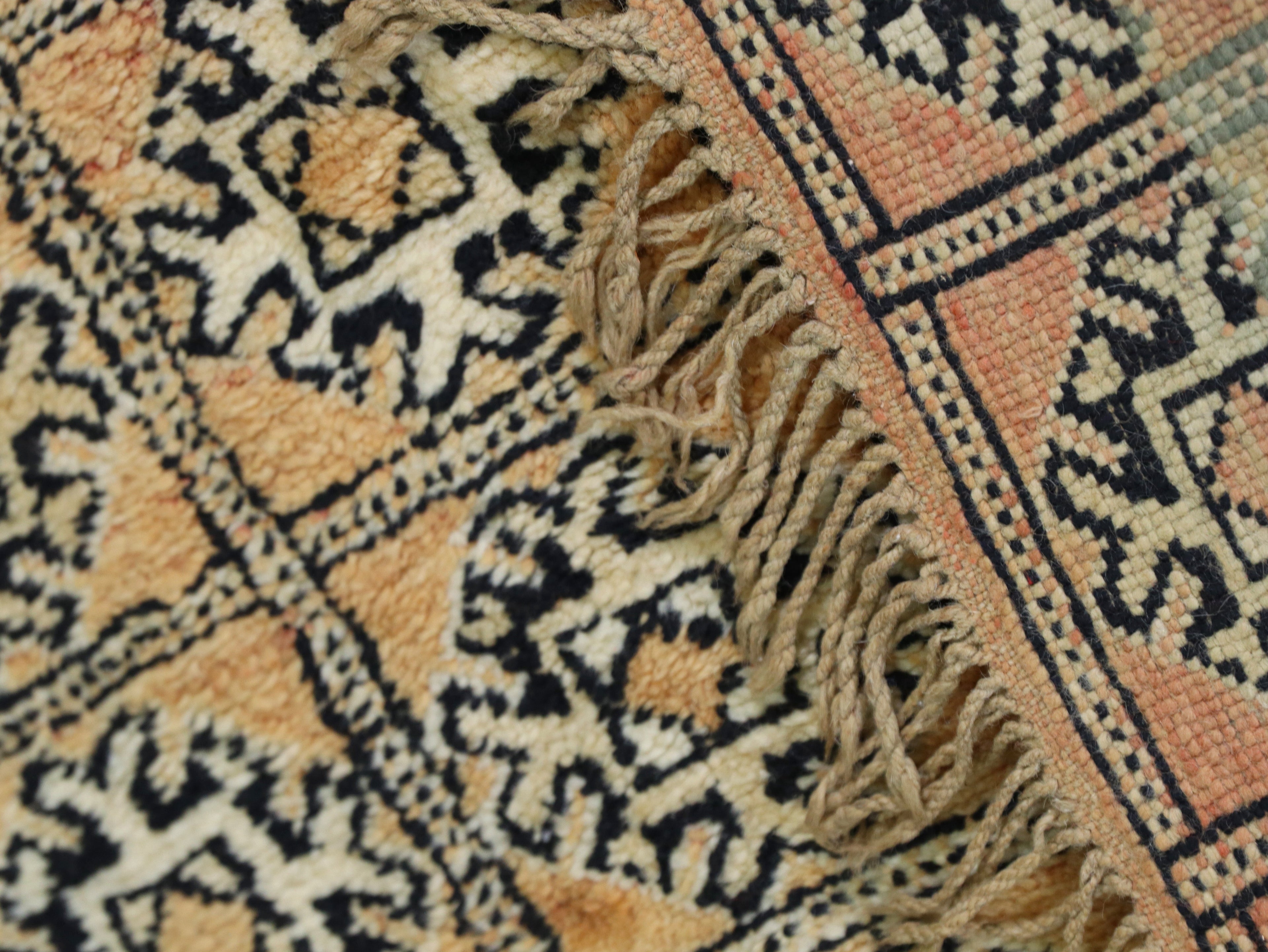 Vintage Moroccan rug ,  Wool Carpet 5x8 - C61