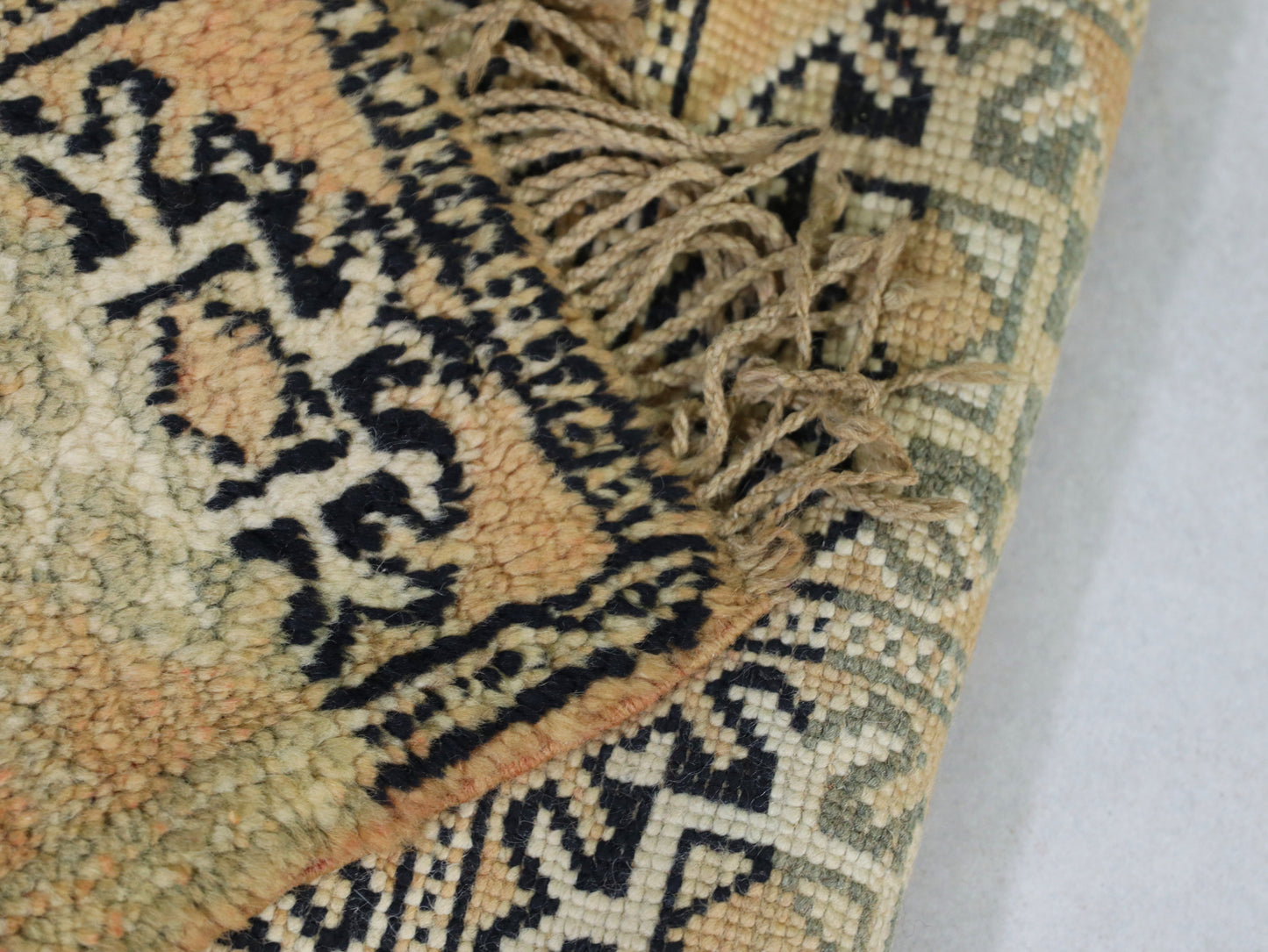 Vintage Moroccan rug ,  Wool Carpet 5x8 - C61
