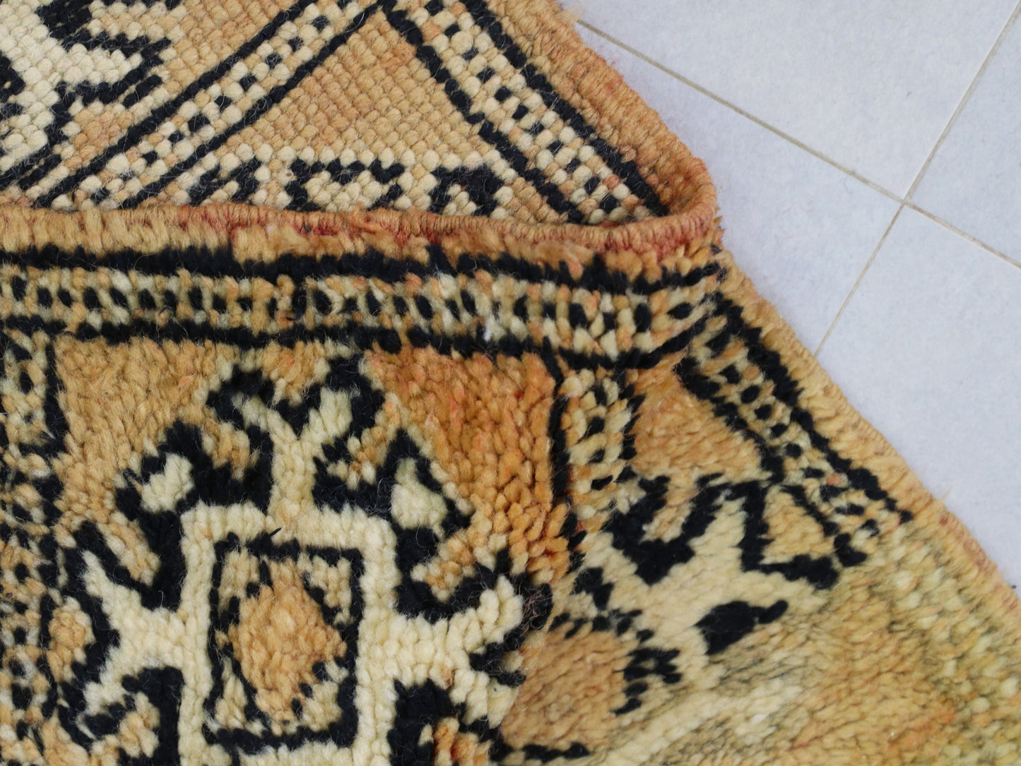 Vintage Moroccan rug ,  Wool Carpet 5x8 - C61
