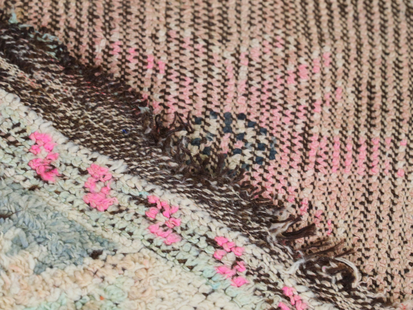 Vintage Moroccan Rug - Handwoven Wool with Pink Stars and Geometric Patterns 5x9 - C48