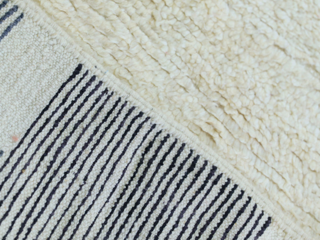 Moroccan Wool Rug 5x9 - A11