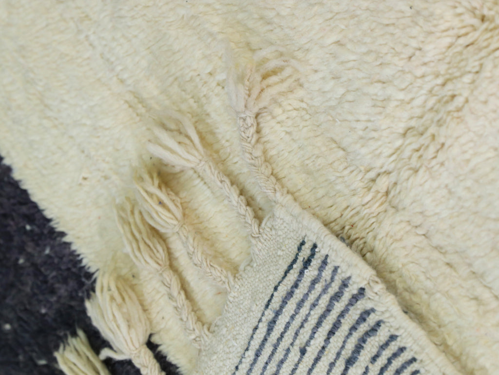 Moroccan Wool Rug 5x9 - A11