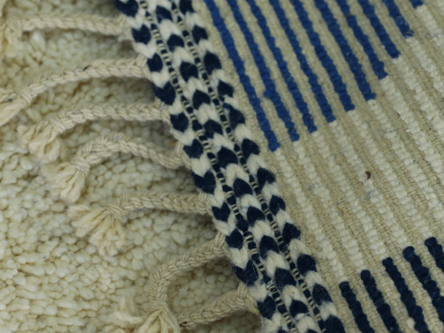 Handwoven Artisanal Moroccan Boucheroutie rug 6x9 ft - A25