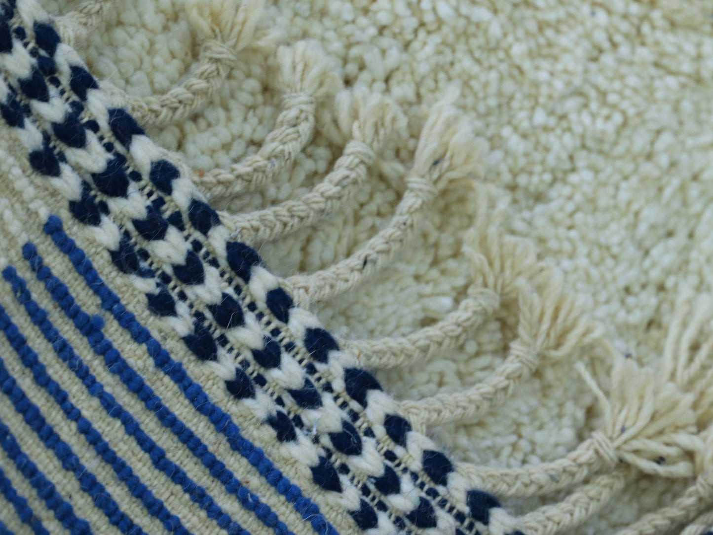 Handwoven Artisanal Moroccan Boucheroutie rug 6x9 ft - A25