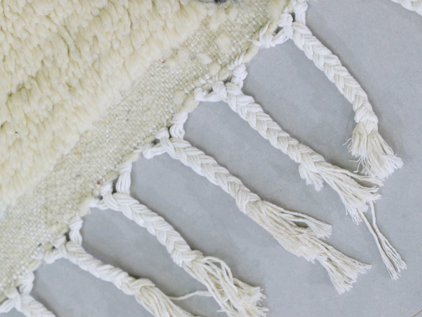 ivory white Moroccan Rug - 4x7 - A59