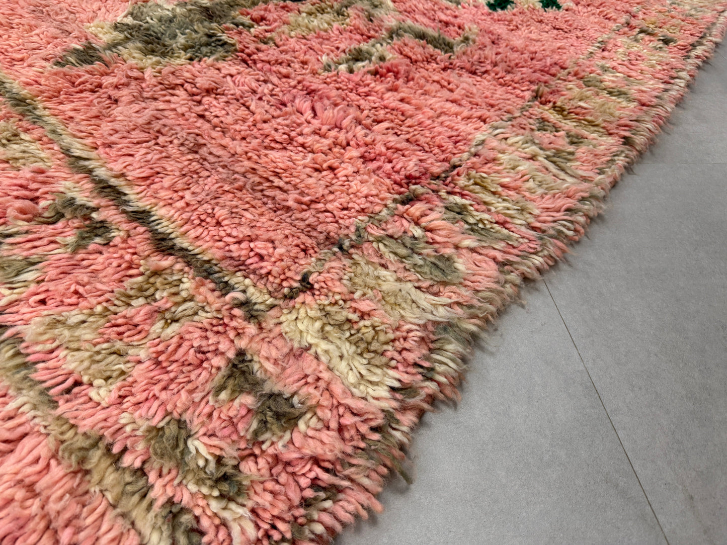 Pink Shag vintage rug - F70