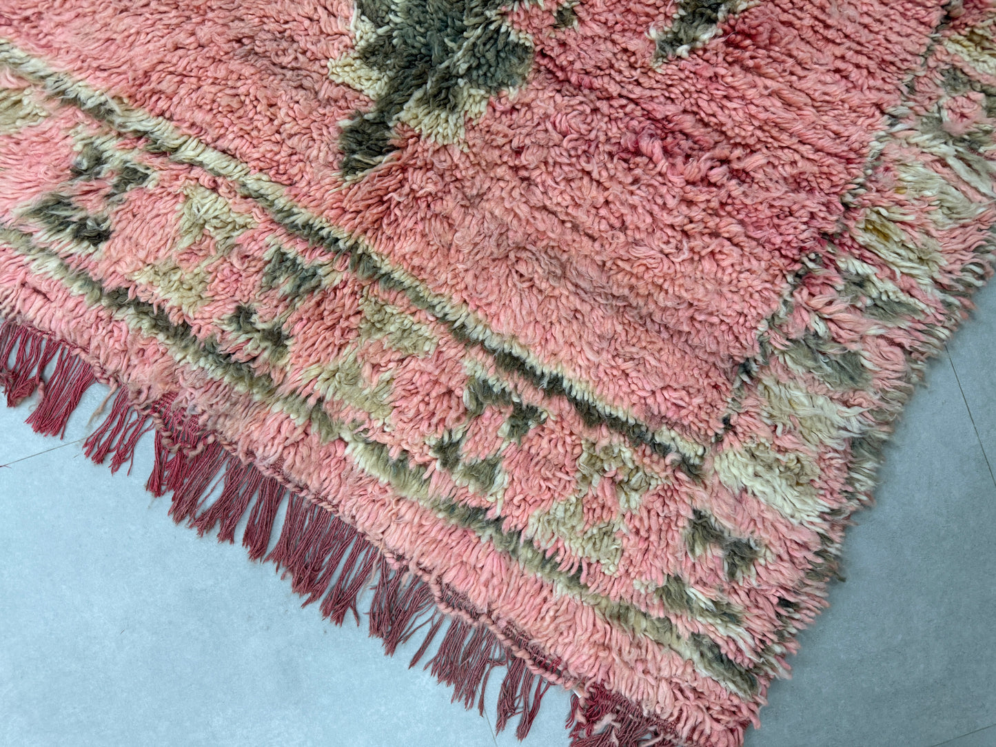 Pink Shag vintage rug - F70