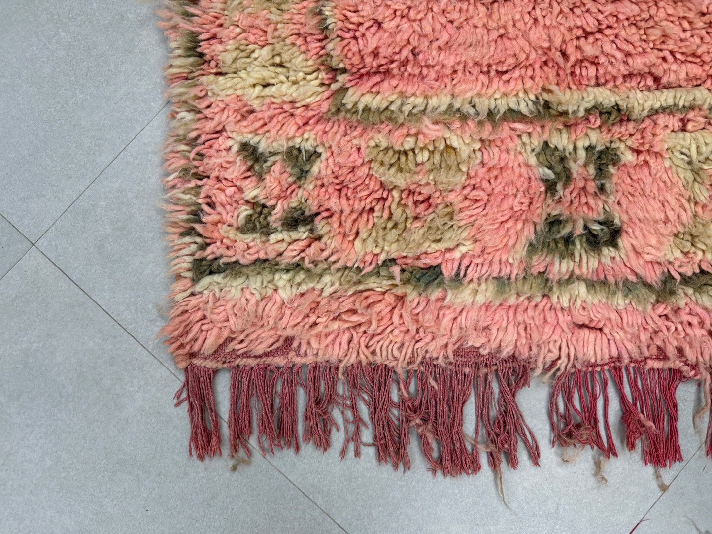 Pink Shag vintage rug - F70