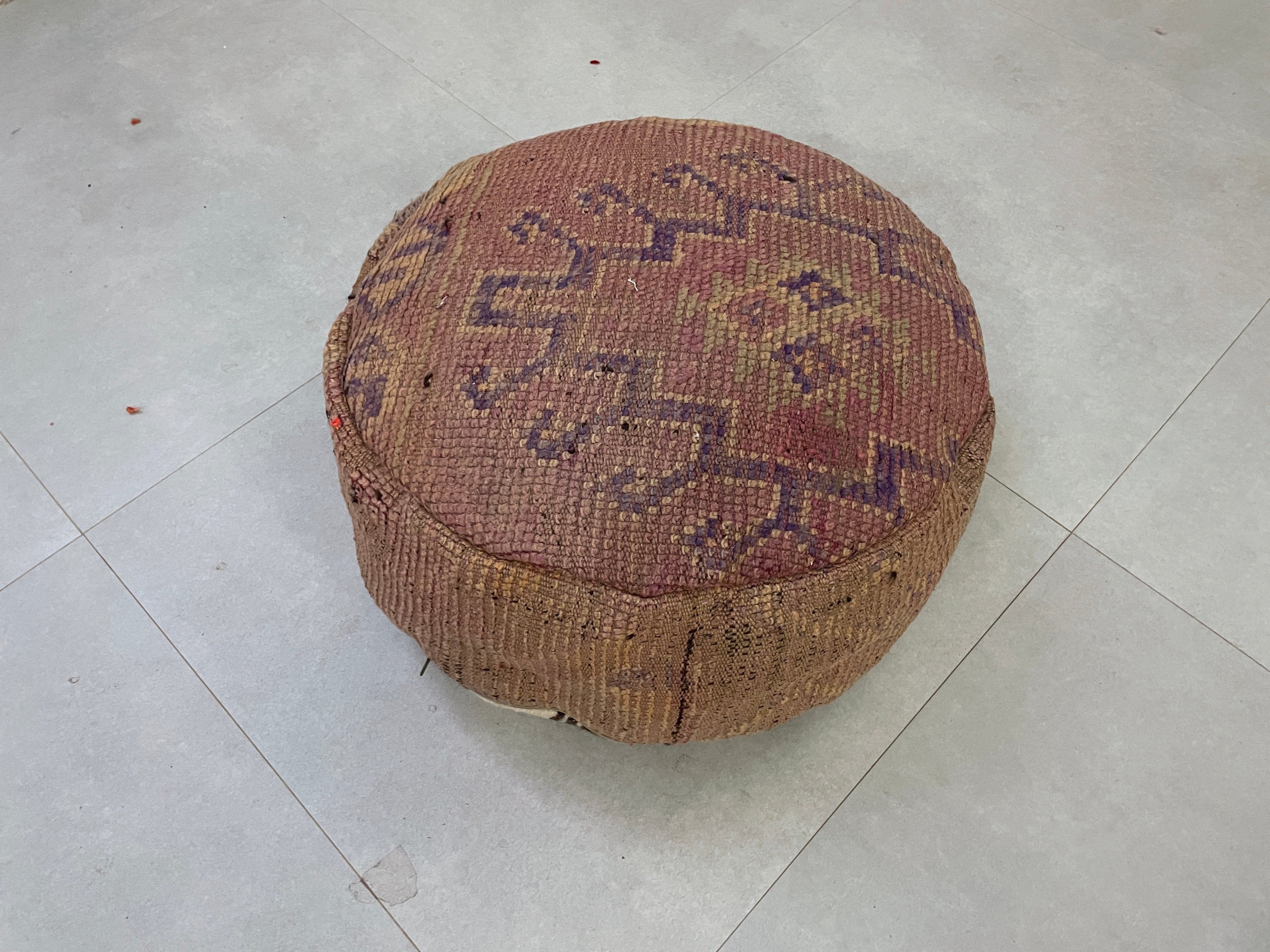 Round moroccan pouf cover - R50