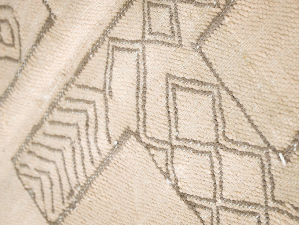 Handmade Moroccan Wool Rug - Beige Minimalist Geometric Pattern - Bohemian Decor 7x10 - J2