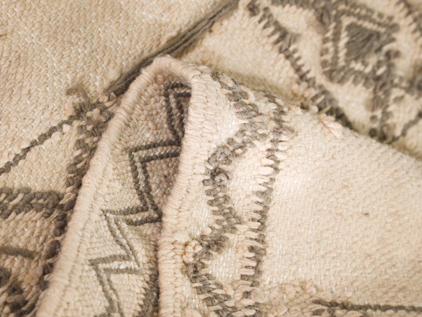 Handmade Moroccan Wool Rug - Beige Minimalist Geometric Pattern - Bohemian Decor 7x10 - J2