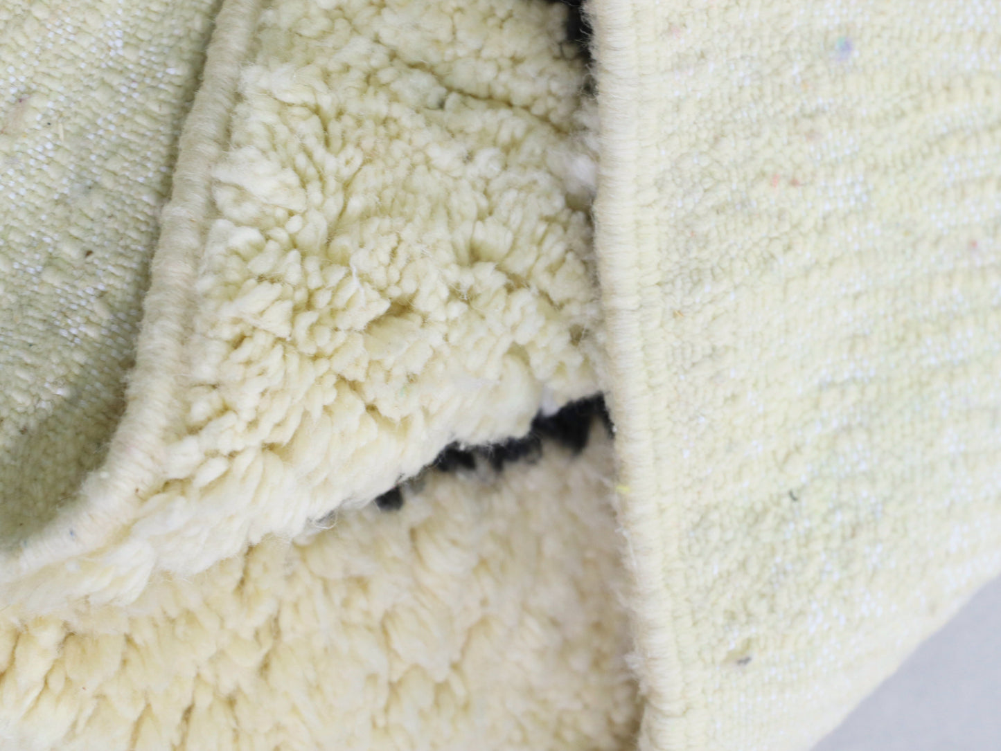 ivory white Moroccan Rug - 4x7 - A59