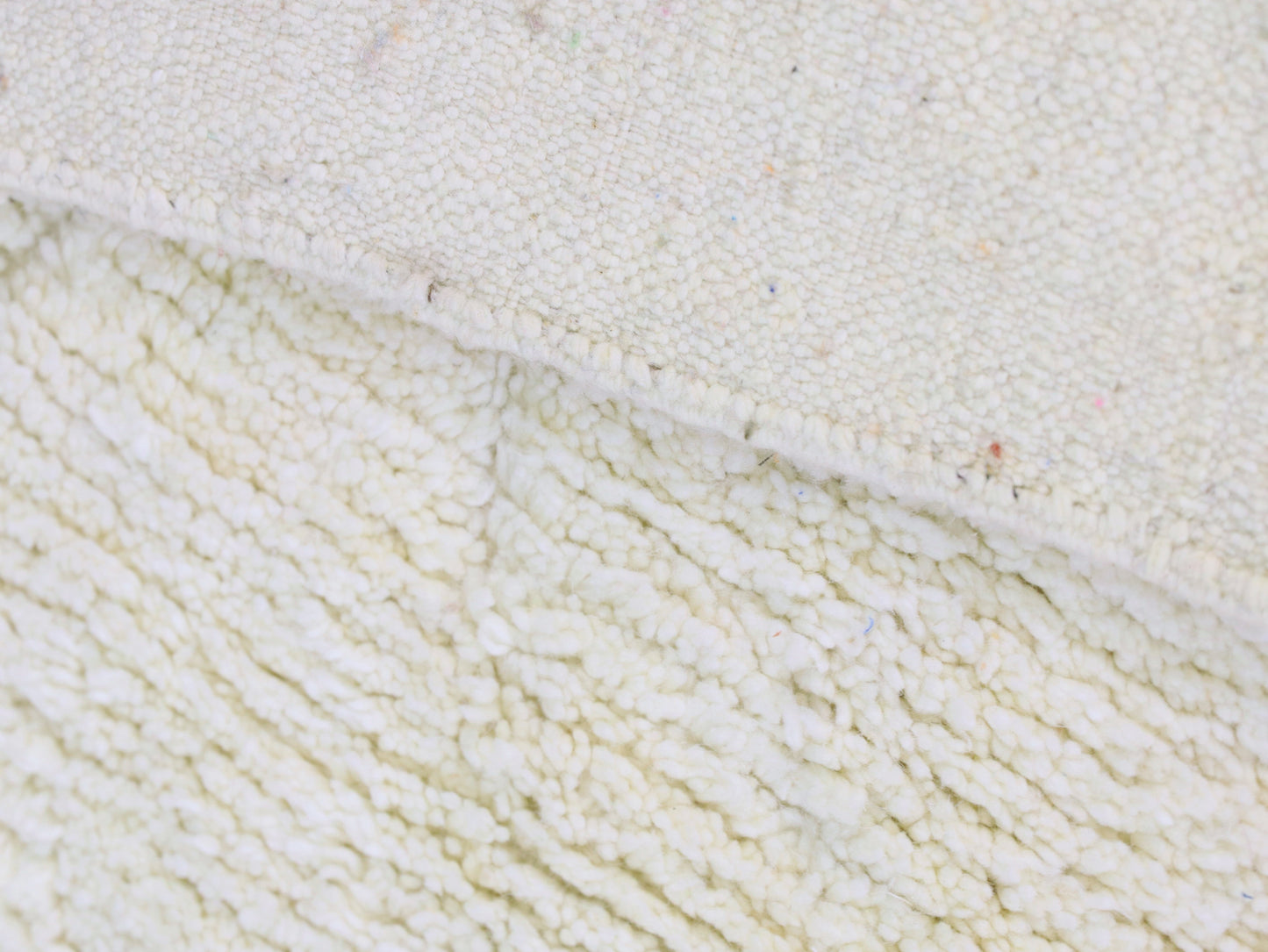 ivory white Moroccan Rug - 5x8 - A60