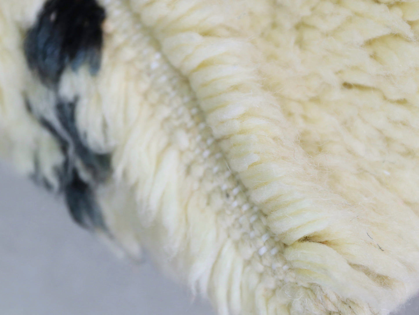 ivory white Moroccan Rug - 4x7 - A59