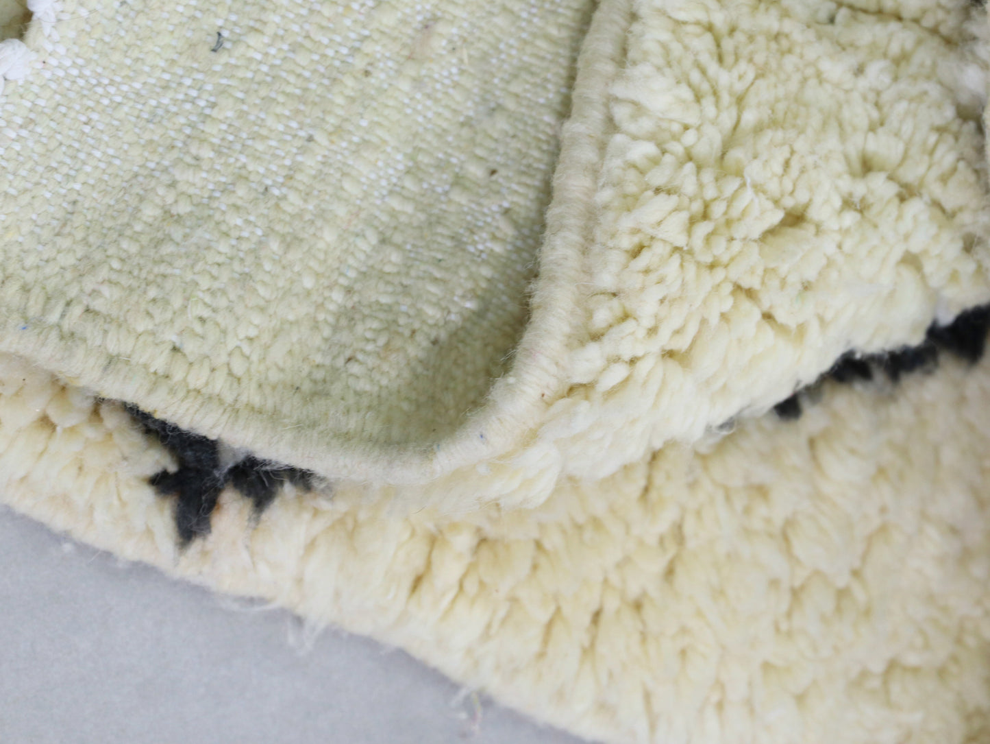 ivory white Moroccan Rug - 4x7 - A59