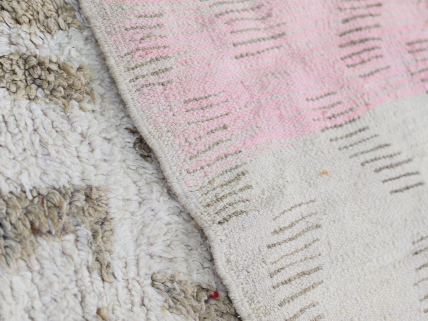 Moroccan Wool Rug 5x9 - A53