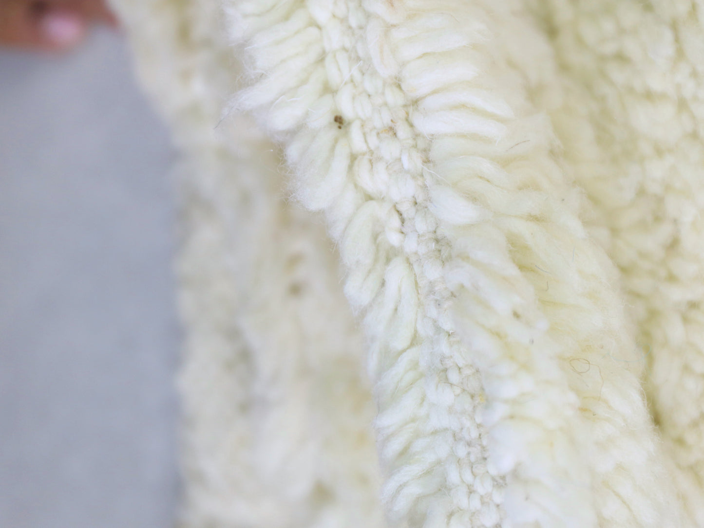 ivory white Moroccan Rug - 5x8 - A60