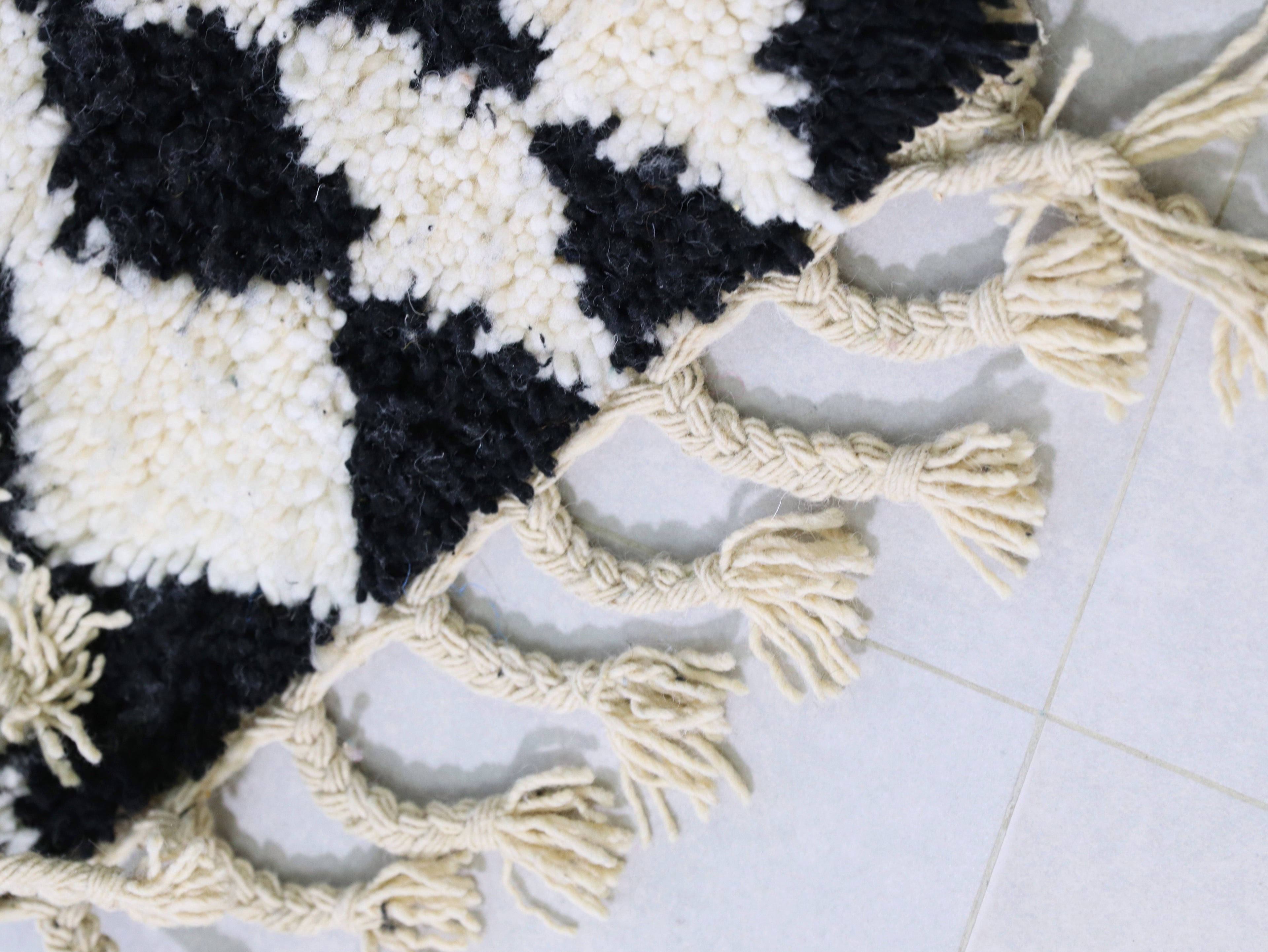 Black and White Moroccan Runner Rug 3x8 - B11