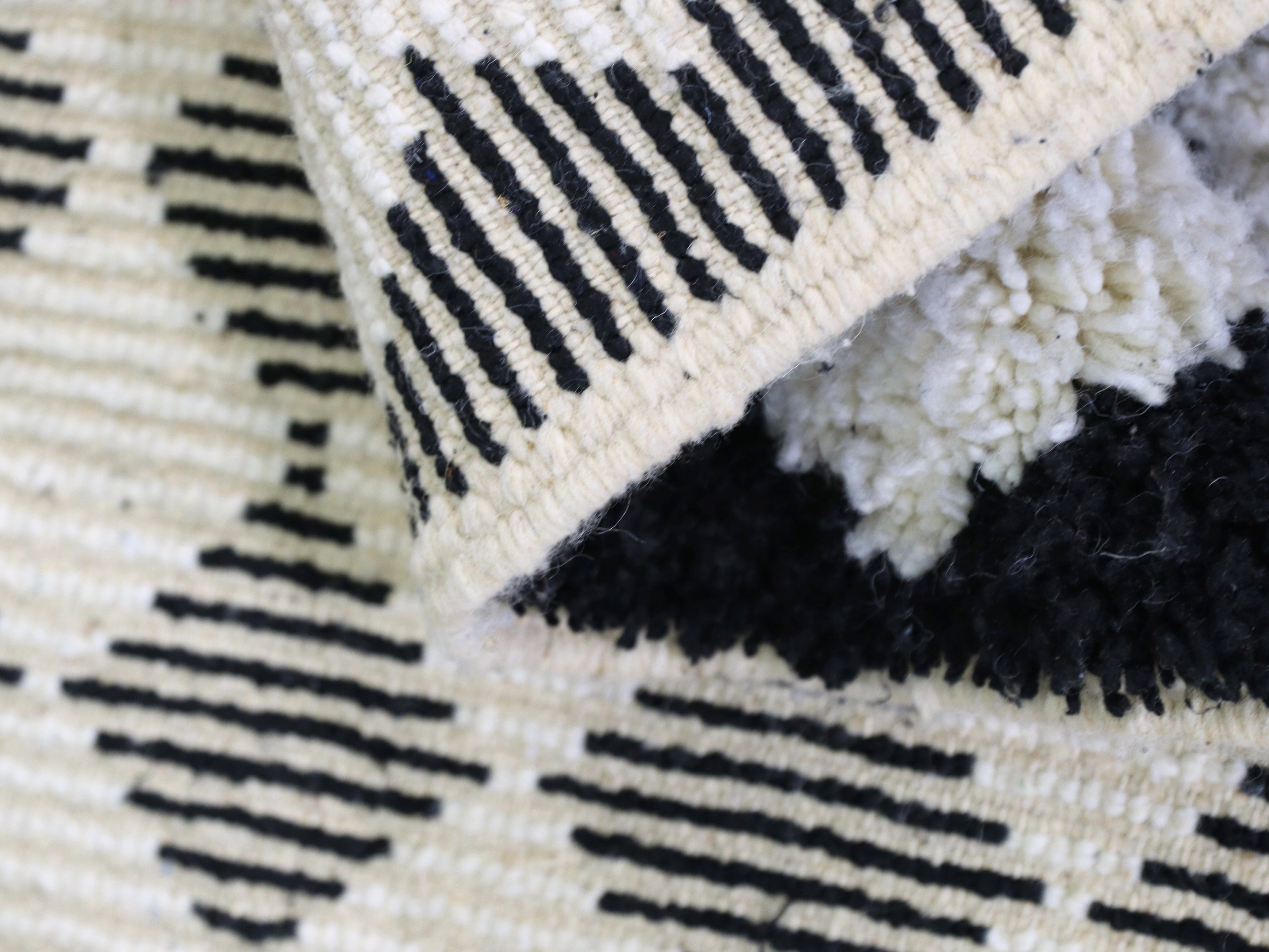 Black and White Moroccan Runner Rug 3x8 - B11